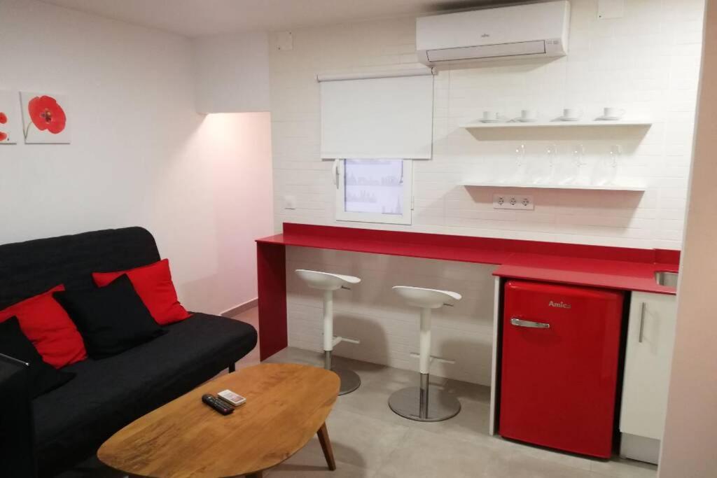 דירות אספלוגס דה לוברגאט M1 Cool Loft 1 Min Walk To Metro 15 Min Center By Metro מראה חיצוני תמונה