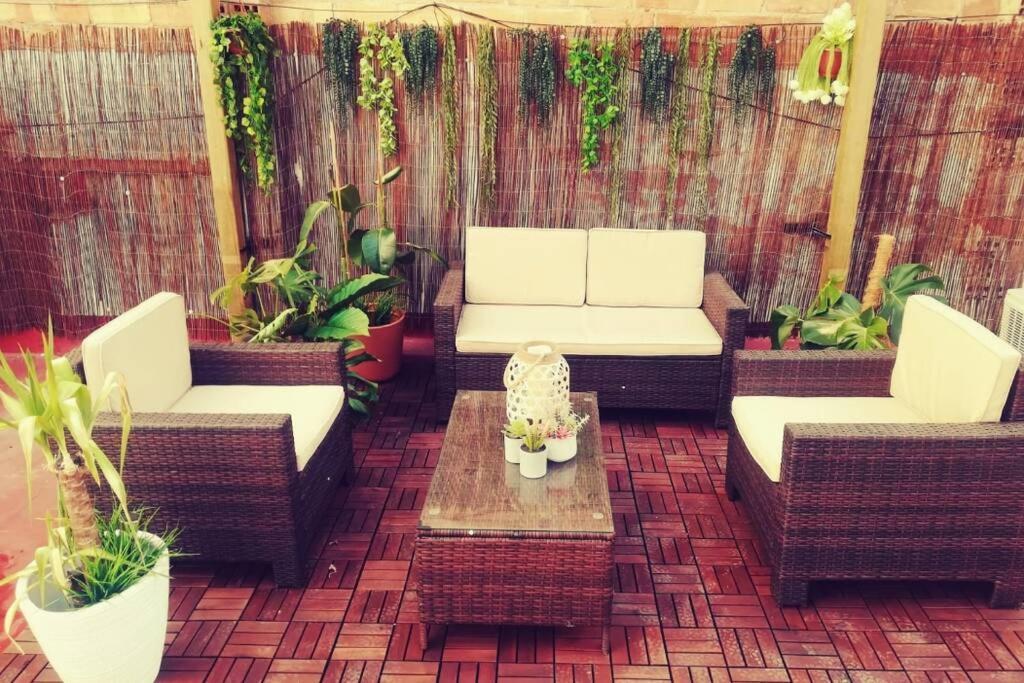 דירות אספלוגס דה לוברגאט M1 Cool Loft 1 Min Walk To Metro 15 Min Center By Metro מראה חיצוני תמונה
