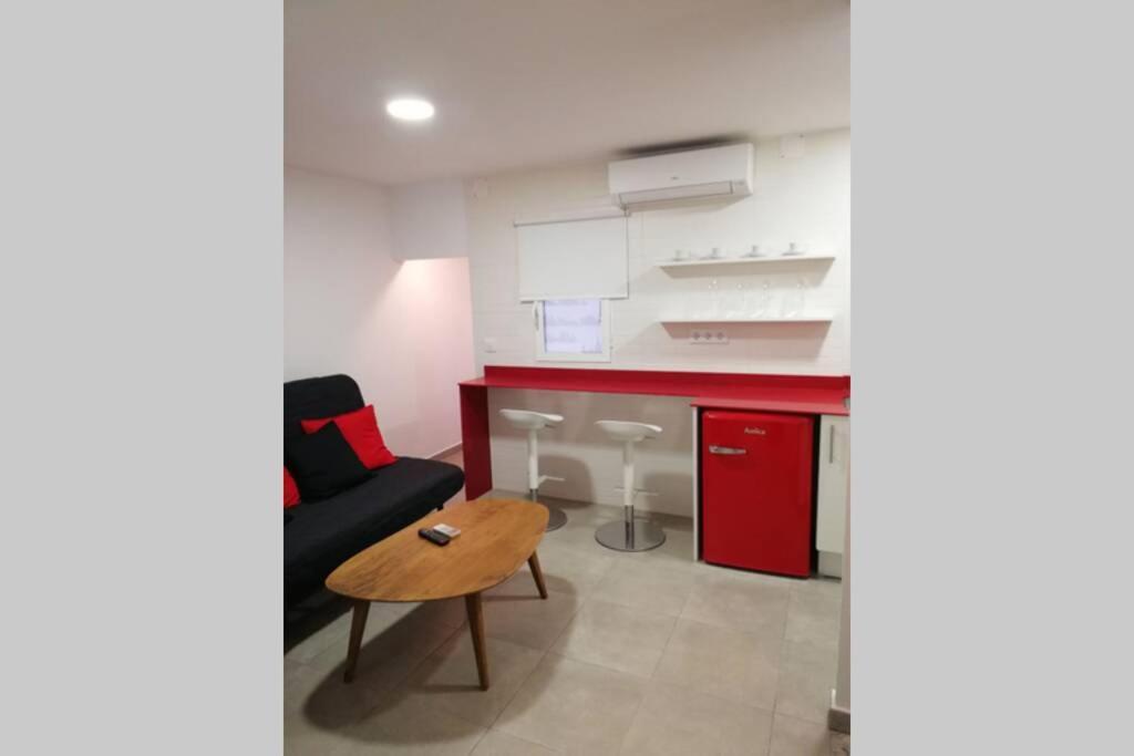 דירות אספלוגס דה לוברגאט M1 Cool Loft 1 Min Walk To Metro 15 Min Center By Metro מראה חיצוני תמונה