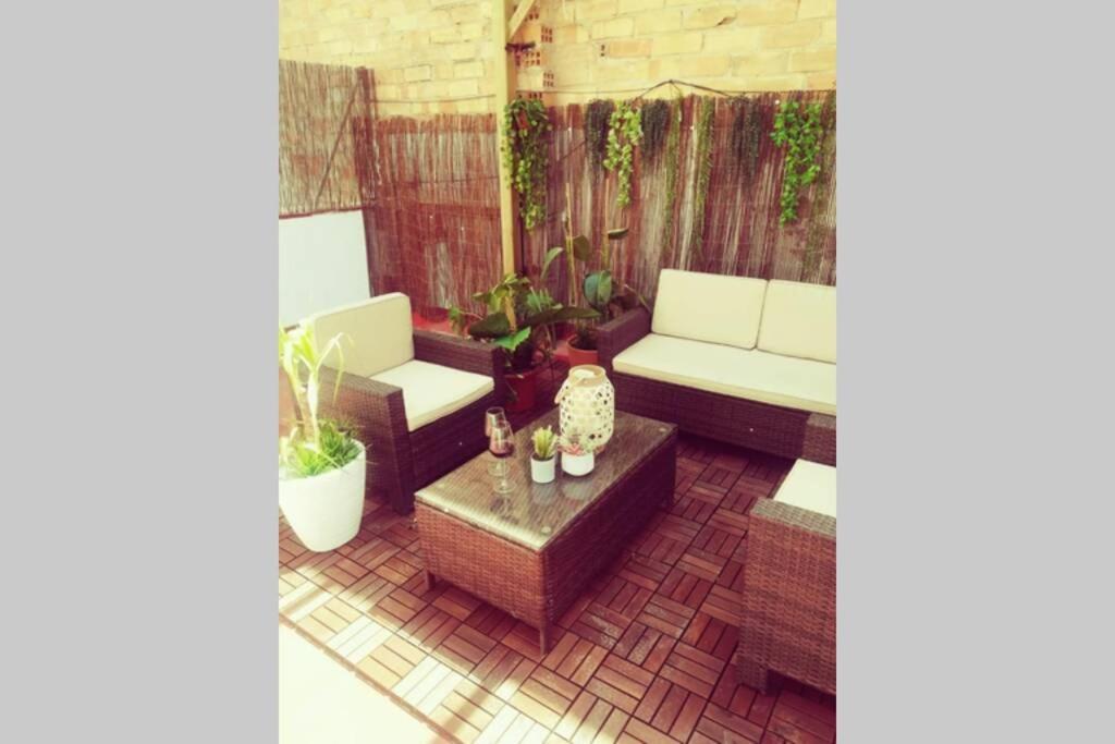 דירות אספלוגס דה לוברגאט M1 Cool Loft 1 Min Walk To Metro 15 Min Center By Metro מראה חיצוני תמונה